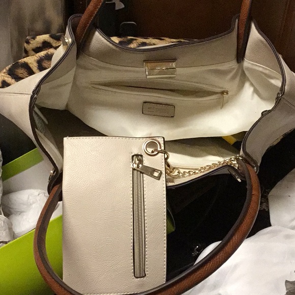 Bundle: both new…4” heels and tote. Gianni Bini shoes and Call it Spring tote. - Picture 6 of 8